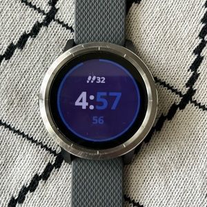Used Garmin Vivoactive3